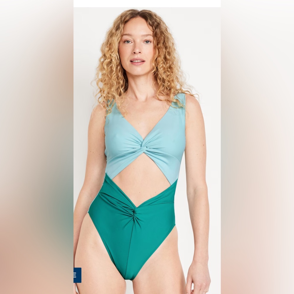 Old Navy one piece swimsuit sz S